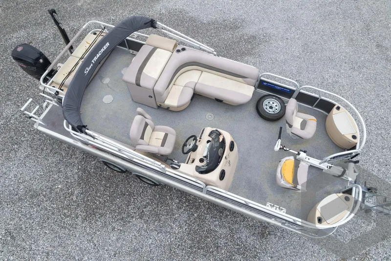 Slide: The Image of 2015 Sun Tracker Fishin' Barge 22 DLX pontoon boat, aerial view, spacious seating. - 35