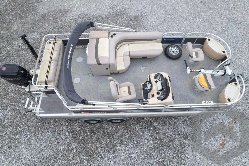 Slide: The Image of 2015 Sun Tracker Fishin' Barge 22 DLX pontoon boat, aerial view, spacious seating. - 36