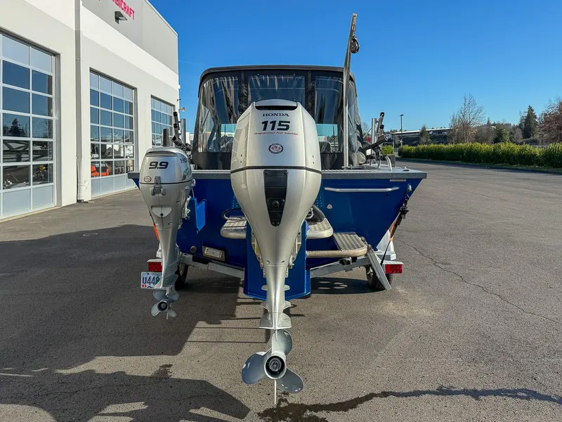 Slide: The Image of 2011 Pro-Steelheader 18 Sea Predator OS boat with dual Honda outboard motors. - 4