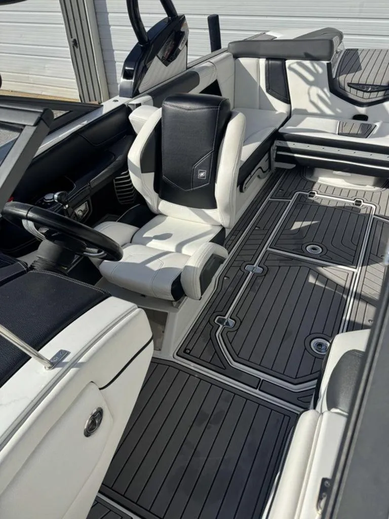 Slide: The Image of Nautique G23 2016 - 13