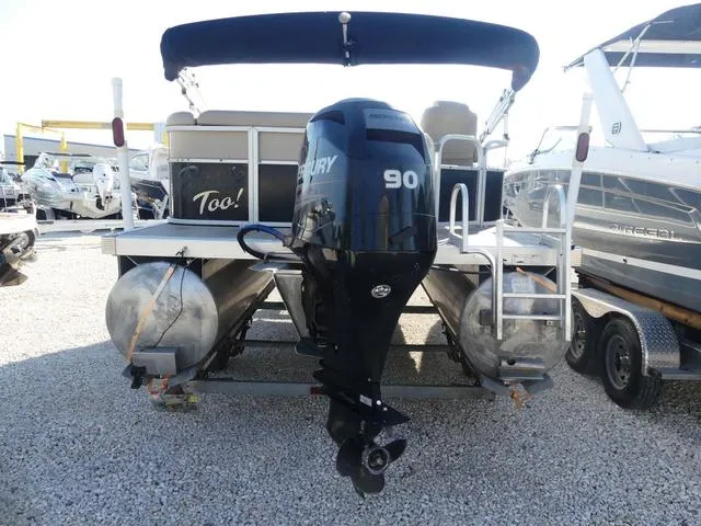 Slide: The Image of Bennington 20 SLX 2014 - 5