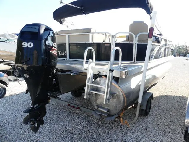 Slide: The Image of Bennington 20 SLX 2014 - 6