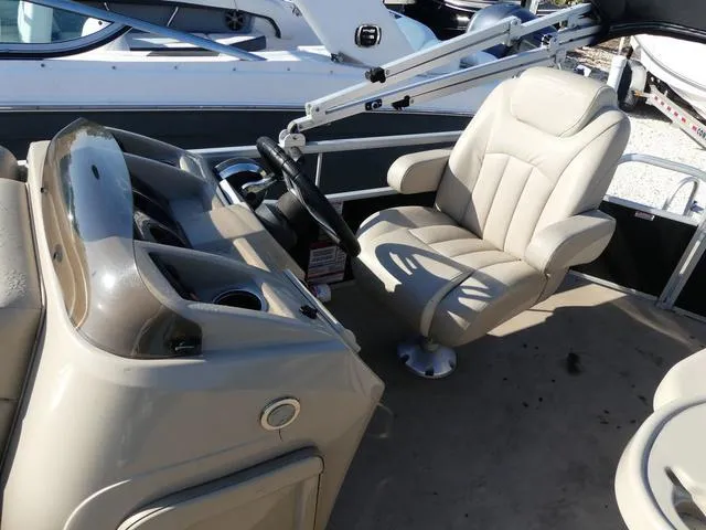 Slide: The Image of Bennington 20 SLX 2014 - 8