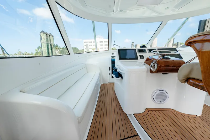 Slide: The Image of Cockpit Port - 32