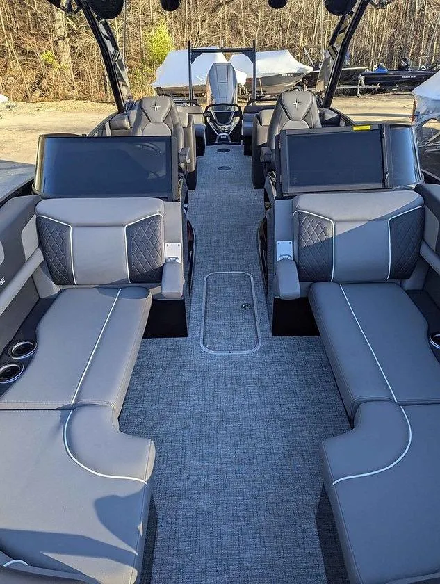 Slide: The Image of Berkshire 25 Sport RFX9-DC 2025 - 5