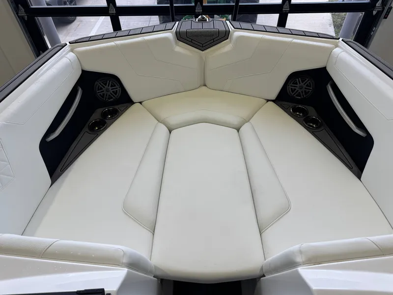 Slide: The Image of Nautique Super Air Nautique GS24 2024 - 15