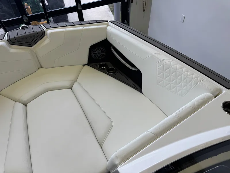 Slide: The Image of Nautique Super Air Nautique GS24 2024 - 16