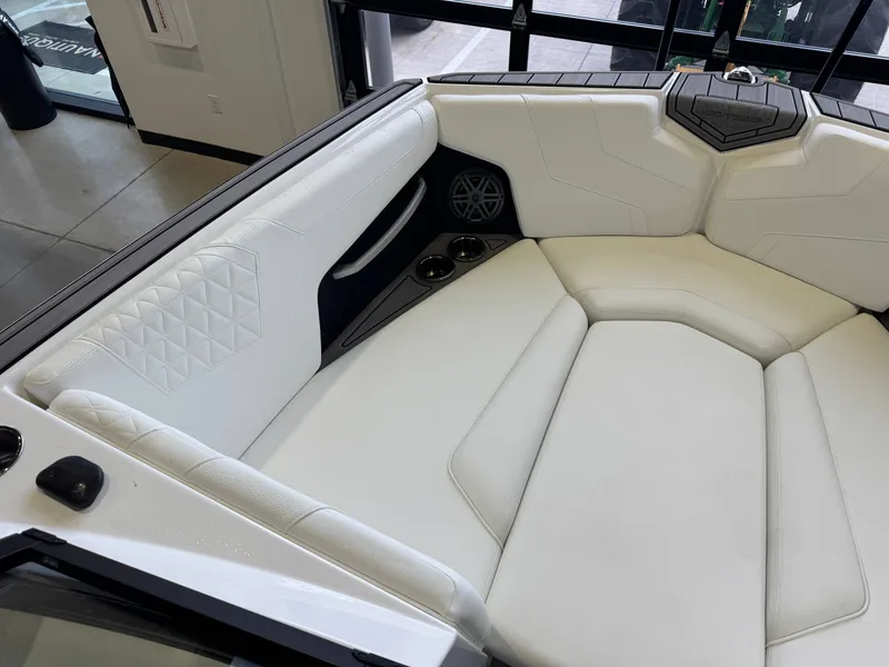 Slide: The Image of Nautique Super Air Nautique GS24 2024 - 17