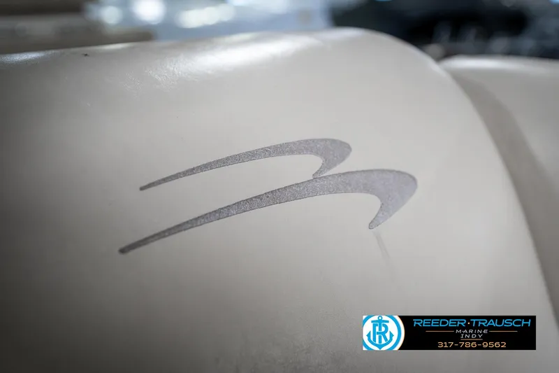 Slide: The Image of 2014 Bennington 2250 RCB logo on white surface, Reeder-Trausch branding visible. - 45