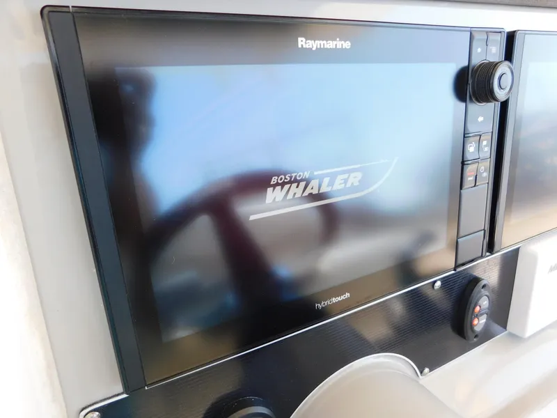 Slide: The Image of Raymarine display on 2017 Boston Whaler 270 Dauntless boat dashboard. - 27