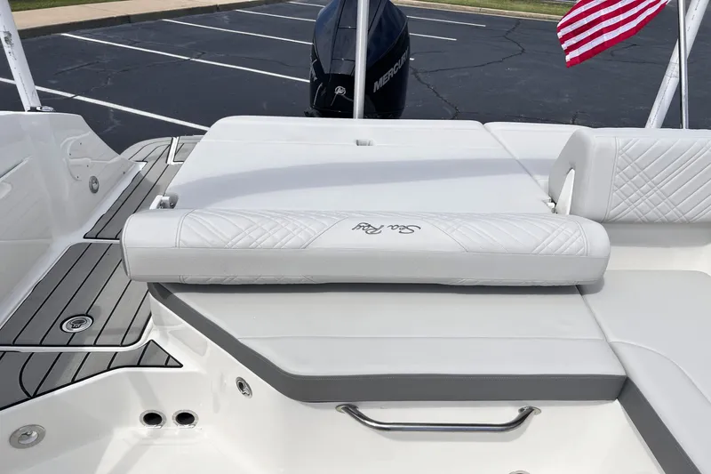Slide: The Image of Sea Ray SDX 230 Outboard 2026 - 13