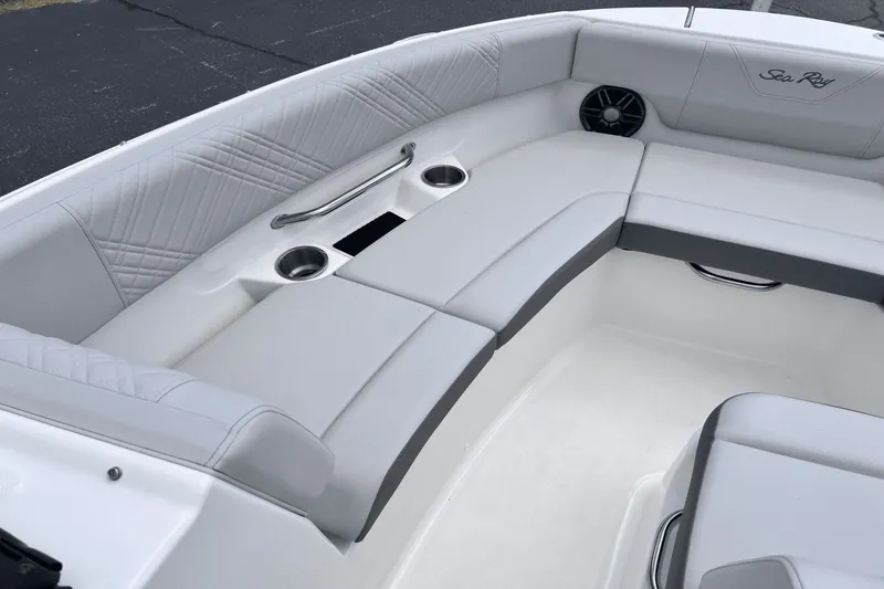 Slide: The Image of Sea Ray SDX 230 Outboard 2026 - 20