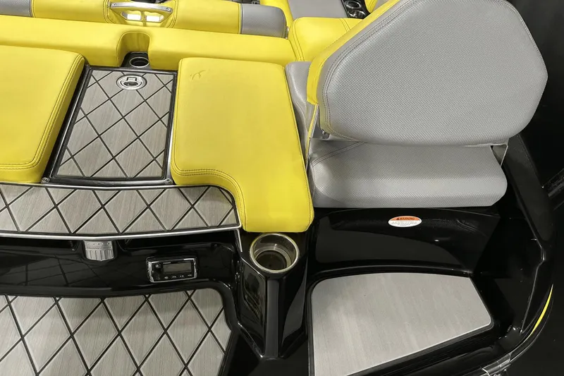 Slide: The Image of MasterCraft X20 2015 - 16