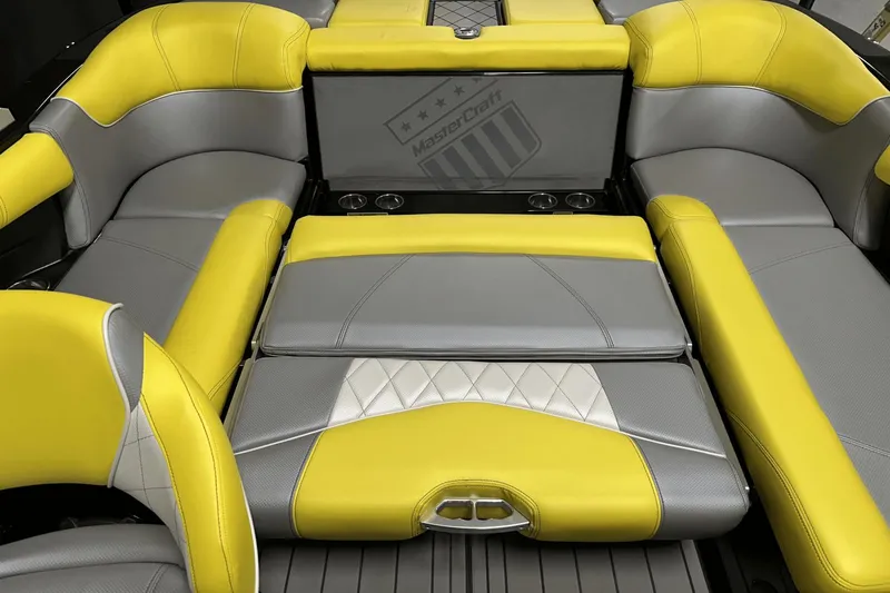Slide: The Image of MasterCraft X20 2015 - 18