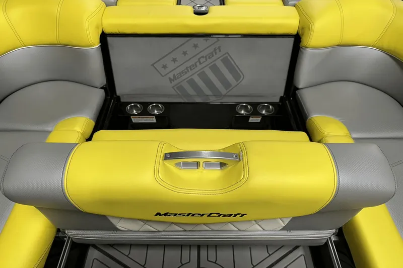 Slide: The Image of MasterCraft X20 2015 - 19