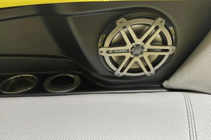 Slide: The Image of MasterCraft X20 2015 - 24