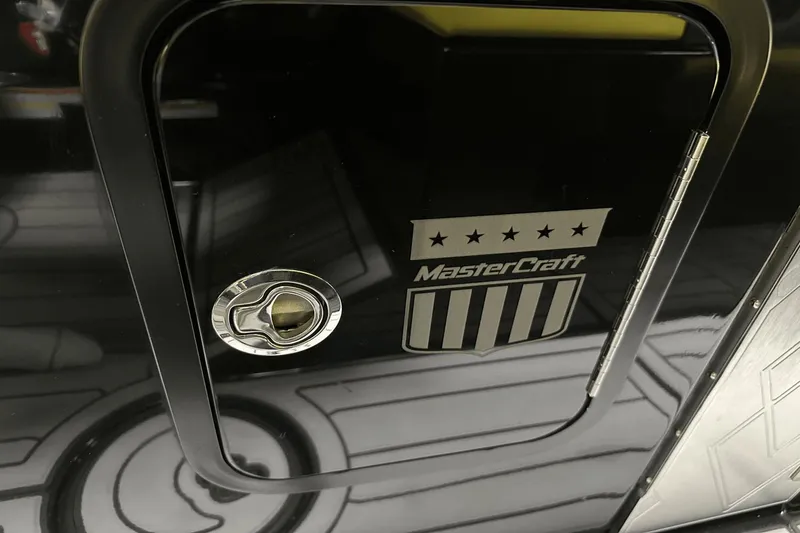 Slide: The Image of MasterCraft X20 2015 - 41