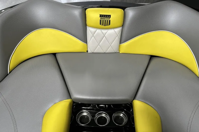 Slide: The Image of MasterCraft X20 2015 - 47