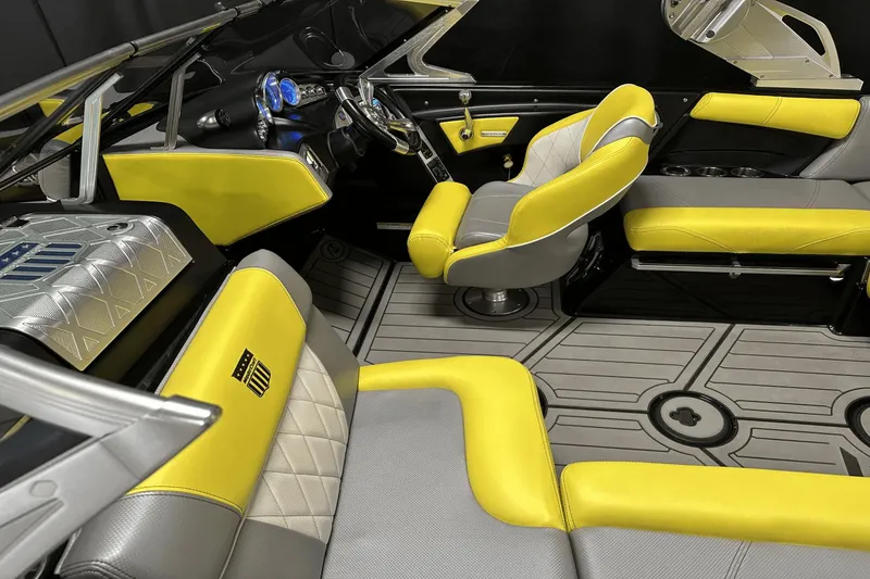 Slide: The Image of MasterCraft X20 2015 - 6