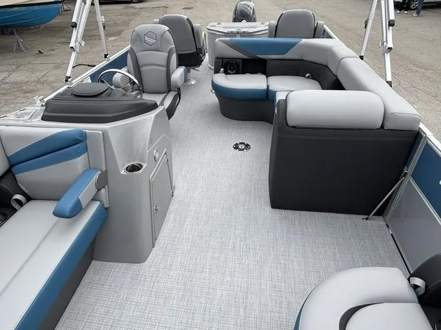 Slide: The Image of South Bay S224FCR 2025 - 18