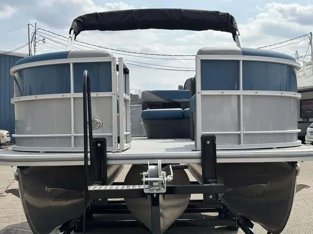 Slide: The Image of South Bay S224FCR 2025 - 3