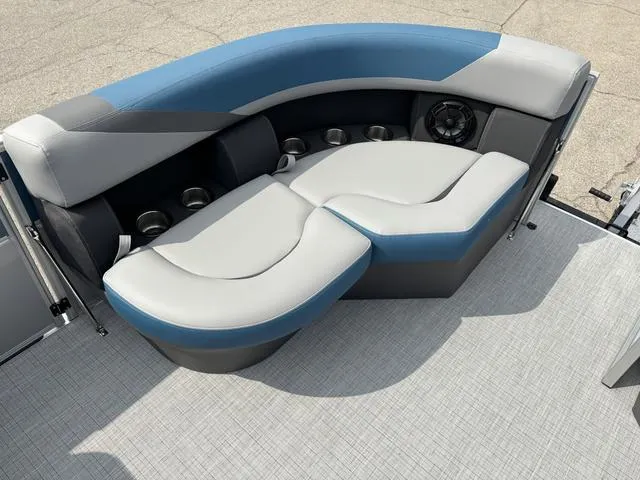 Slide: The Image of South Bay S224FCR 2025 - 8