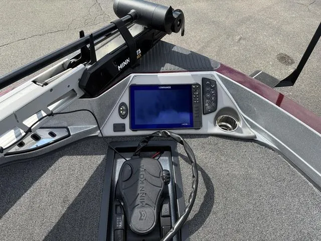 Slide: The Image of 2020 Ranger 621FS boat dashboard with Lowrance display and Minn Kota trolling motor. - 4