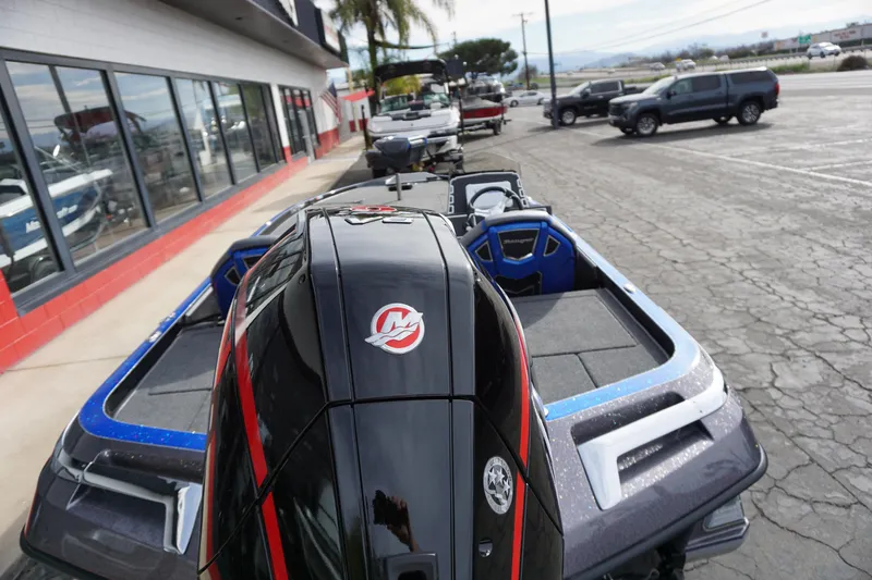 Slide: The Image of Ranger Z520 2025 - 12