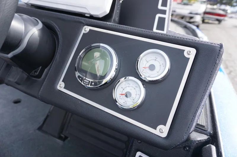 Slide: The Image of Ranger Z520 2025 - 4