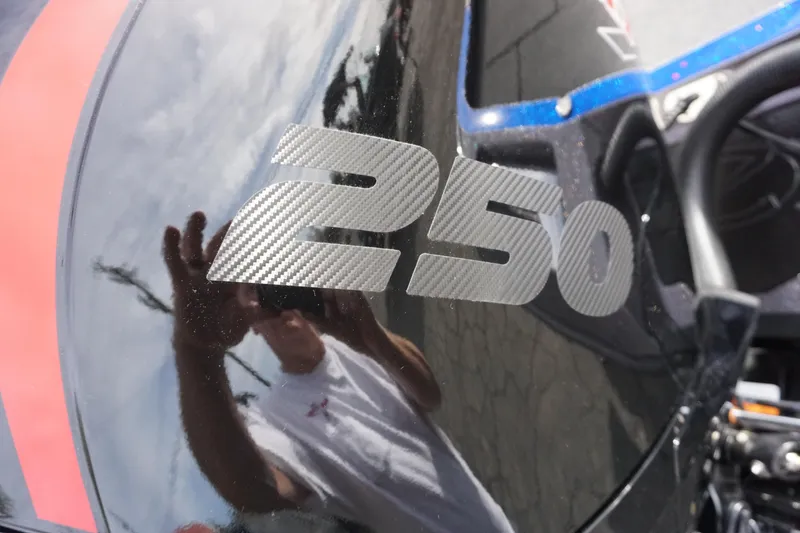 Slide: The Image of Ranger Z520 2025 - 8