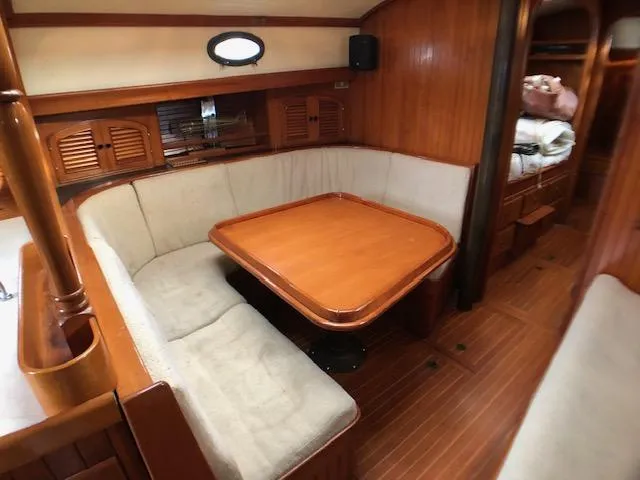 Slide: The Image of Salon settee & table - 15