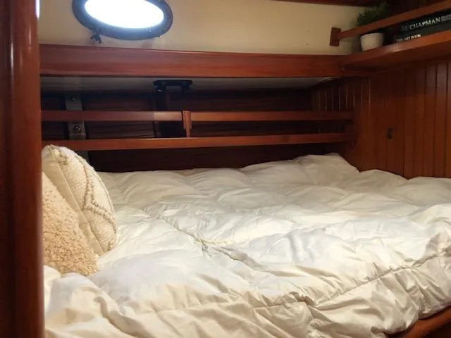 Slide: The Image of Fwd pullman berth - 17