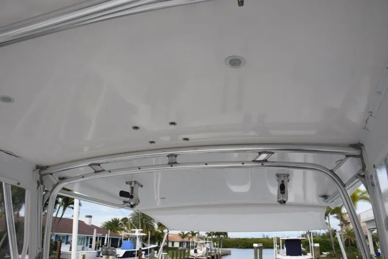 Slide: The Image of Oversized hardtop (377 model) with lighting / outrigger handles - 13