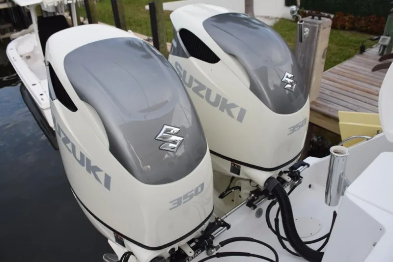 Slide: The Image of 350hp Suzuki with just over 400 hours since new in '19 - 32