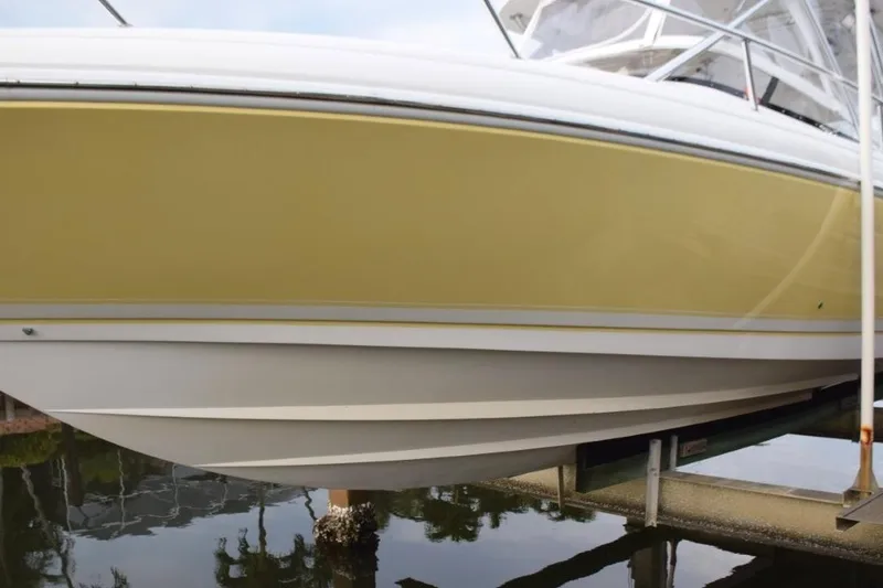 Slide: The Image of Gelcoat yellow hull, no bottom paint - 42