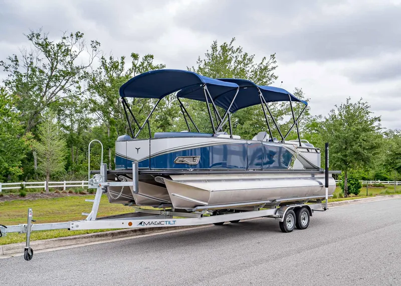 The Image of Tahoe LTZ Quad Lounge 2025 - 1