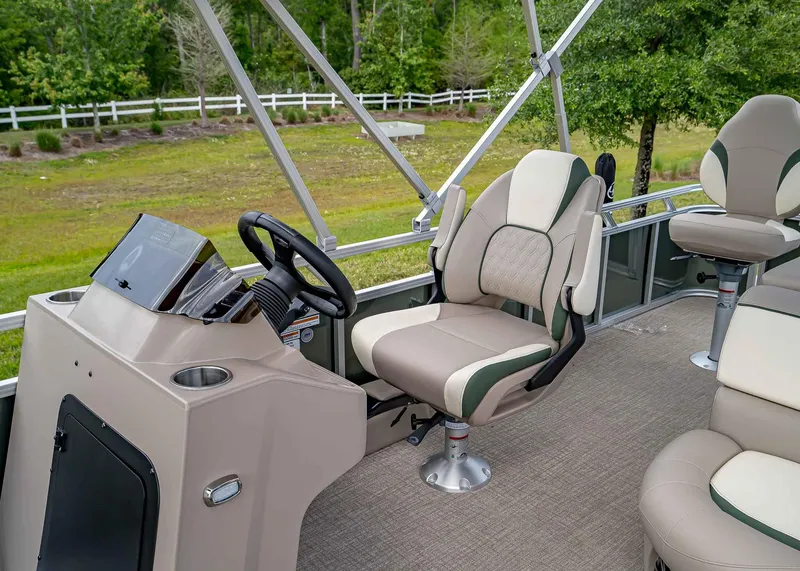 Slide: The Image of Tahoe Sport Rear Fish 2025 - 10