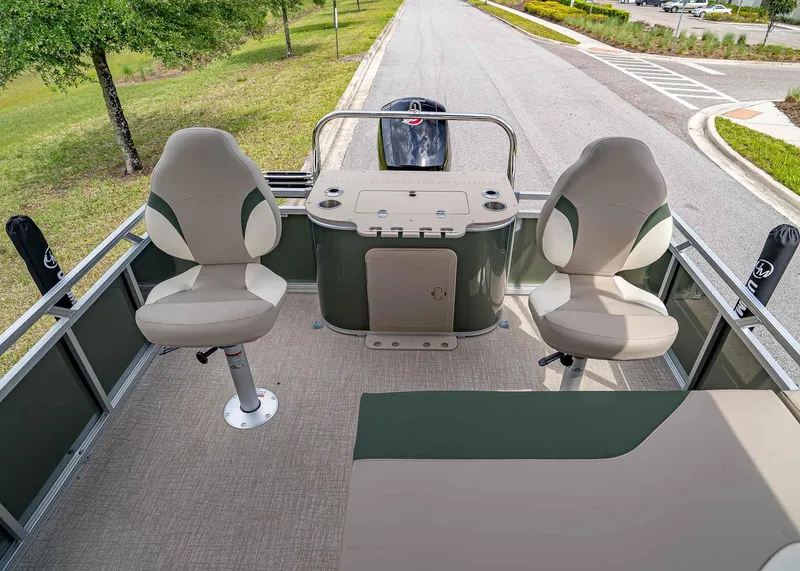 Slide: The Image of Tahoe Sport Rear Fish 2025 - 13