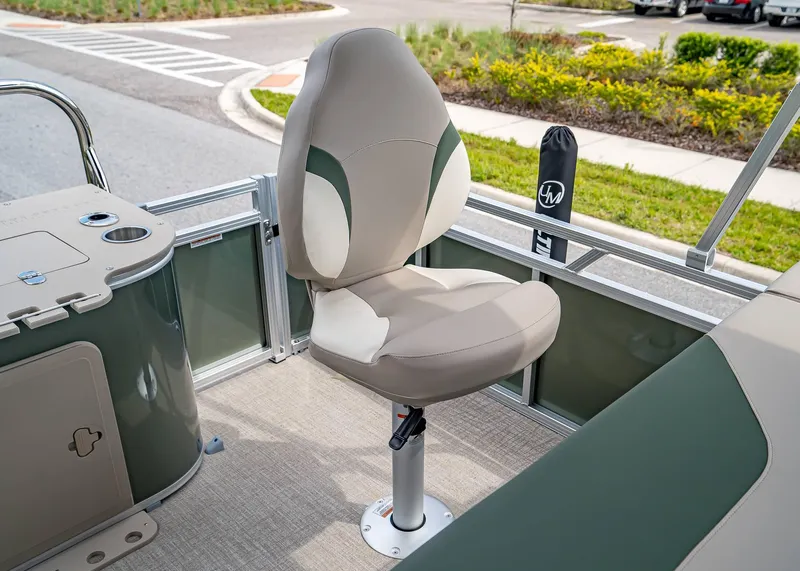 Slide: The Image of Tahoe Sport Rear Fish 2025 - 15