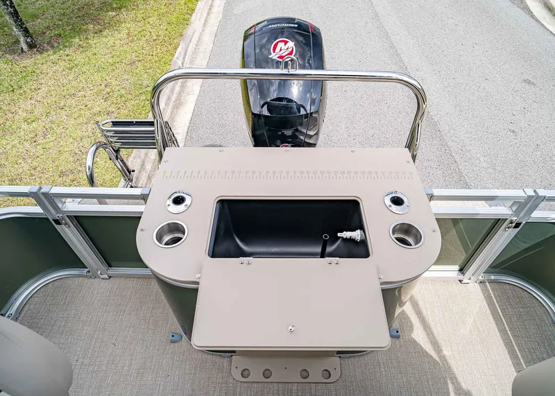 Slide: The Image of Tahoe Sport Rear Fish 2025 - 17