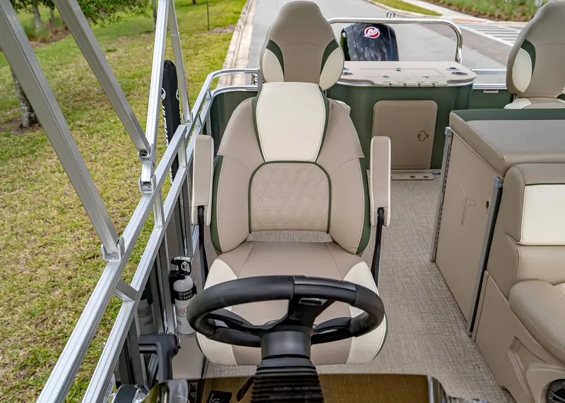 Slide: The Image of Tahoe Sport Rear Fish 2025 - 20