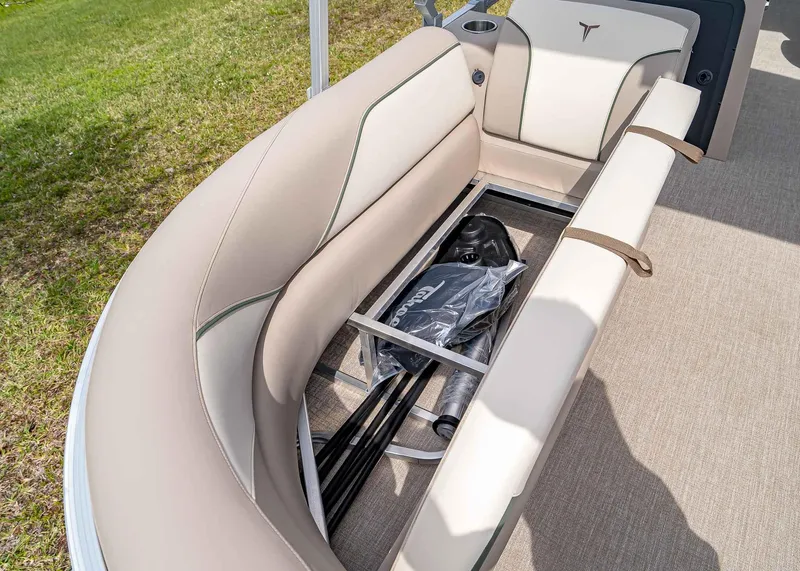 Slide: The Image of Tahoe Sport Rear Fish 2025 - 25