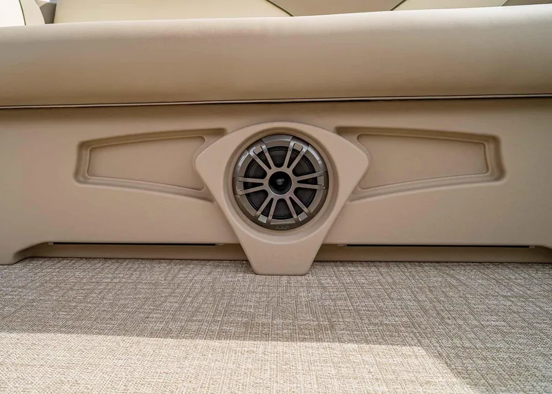 Slide: The Image of Tahoe Sport Rear Fish 2025 - 26