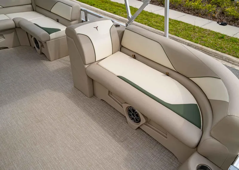 Slide: The Image of Tahoe Sport Rear Fish 2025 - 8