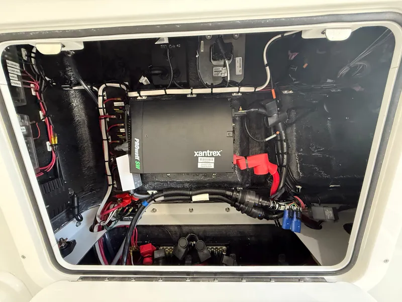 Slide: The Image of Yellowfin 42 Center Console 2025 - 76