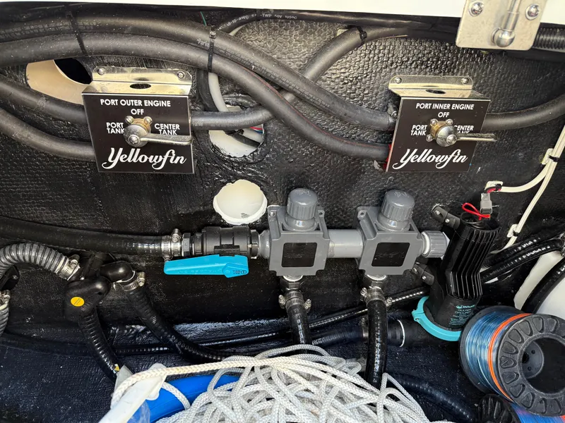 Slide: The Image of Yellowfin 42 Center Console 2025 - 86