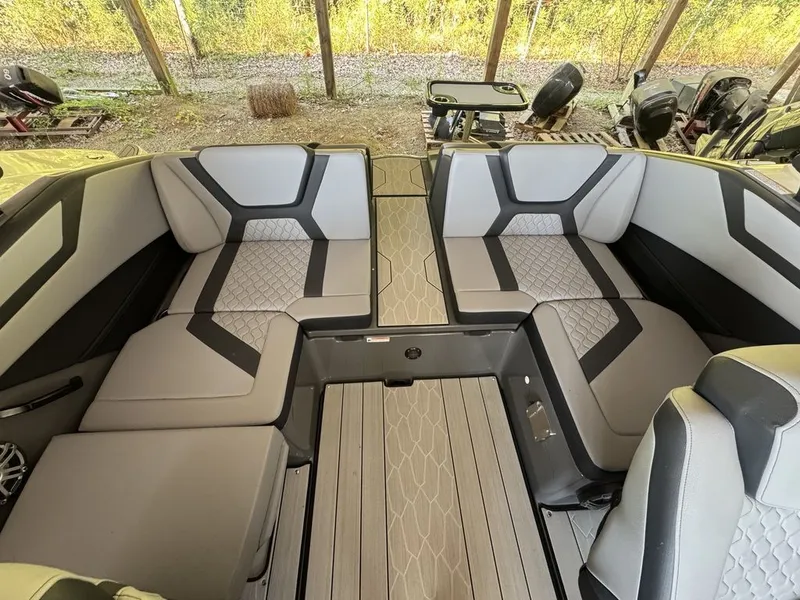 Slide: The Image of Yamaha 222XD 2025 - 8