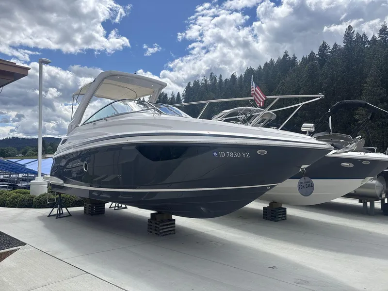 The Image of Regal 28 Express 2021 - 1