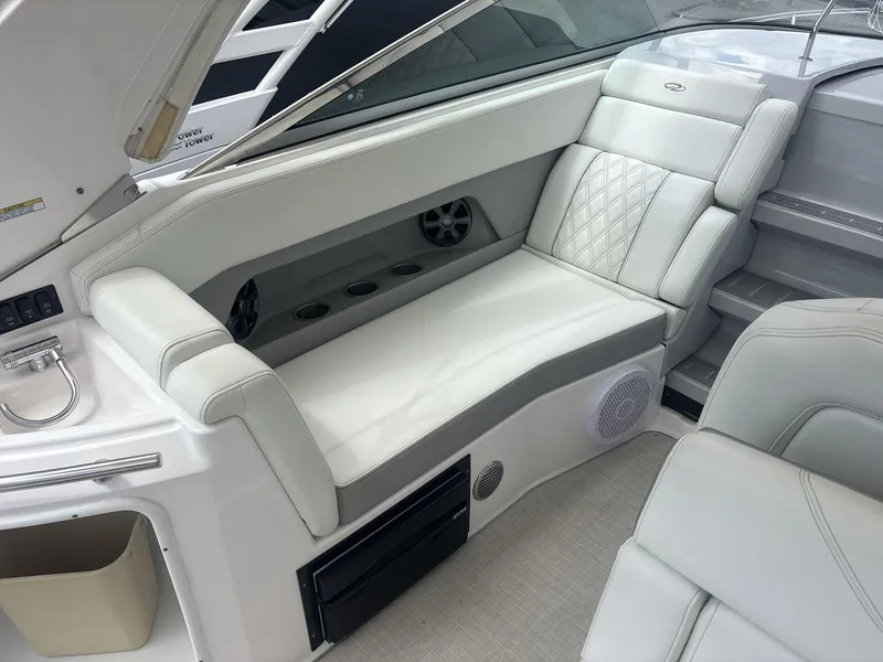 Slide: The Image of Regal 28 Express 2021 - 14