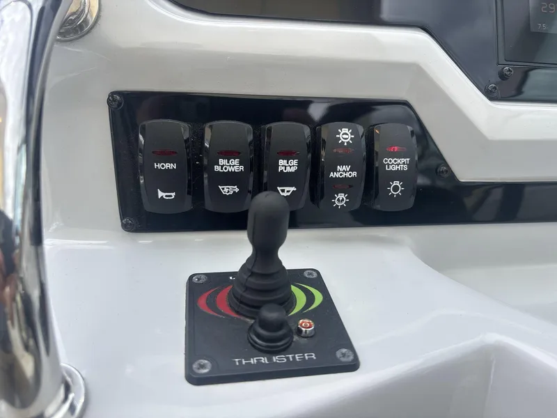 Slide: The Image of Regal 28 Express 2021 - 21